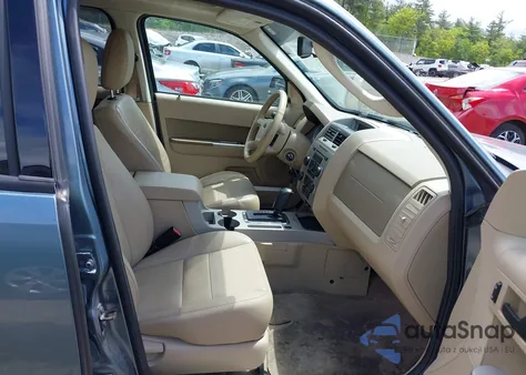 2012 Ford Escape Xlt z USA, uszkodzony, nr VIN 1FMCU9D7XCKB60341